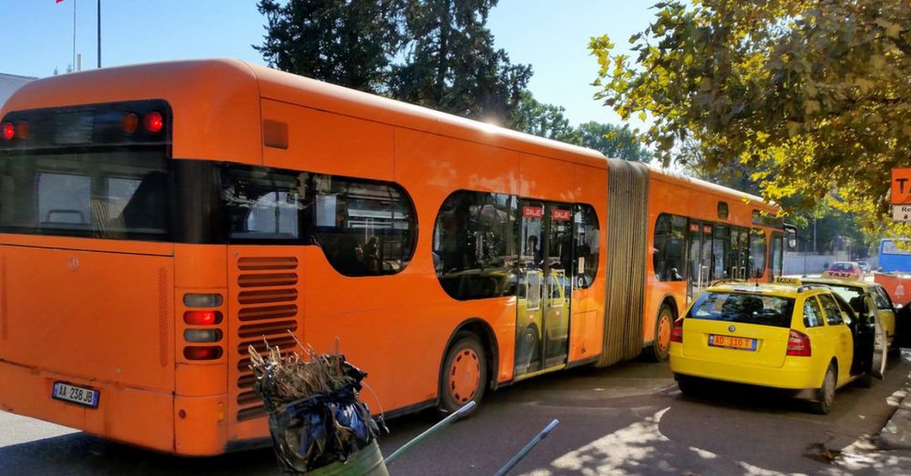 Shoqata e Transportit: Subvencionim nga shteti, ndryshe rrisim bileten